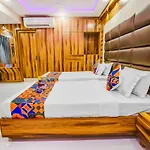 Fabhotel Orion Crystal Park Circus